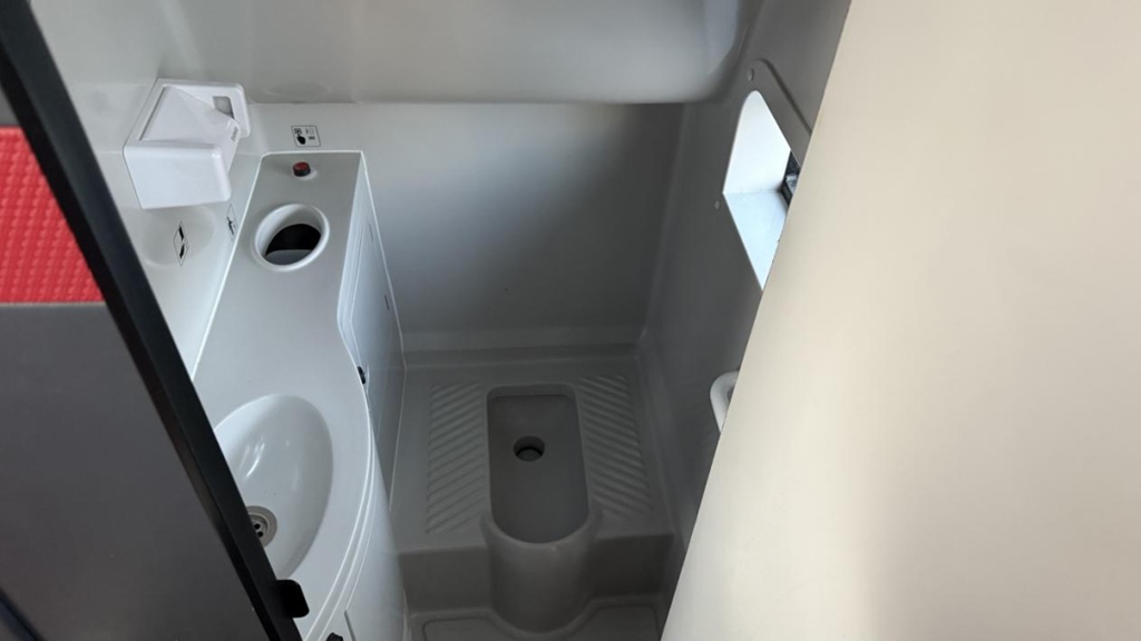 实力“吸睛”!苏州金龙公路复兴号亮相2024中国道路运输年会 - 第7张 - 提加商用车网 实力“吸睛”!苏州金龙公路复兴号亮相2024中国道路运输年会 - 第7张