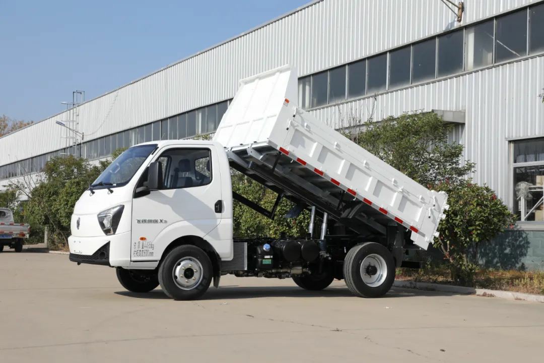 为年轻卡友量身打造的飞碟缔途X3蓝牌小自卸来袭! - 第1张 - 提加商用车网 为年轻卡友量身打造的飞碟缔途X3蓝牌小自卸来袭! - 第1张