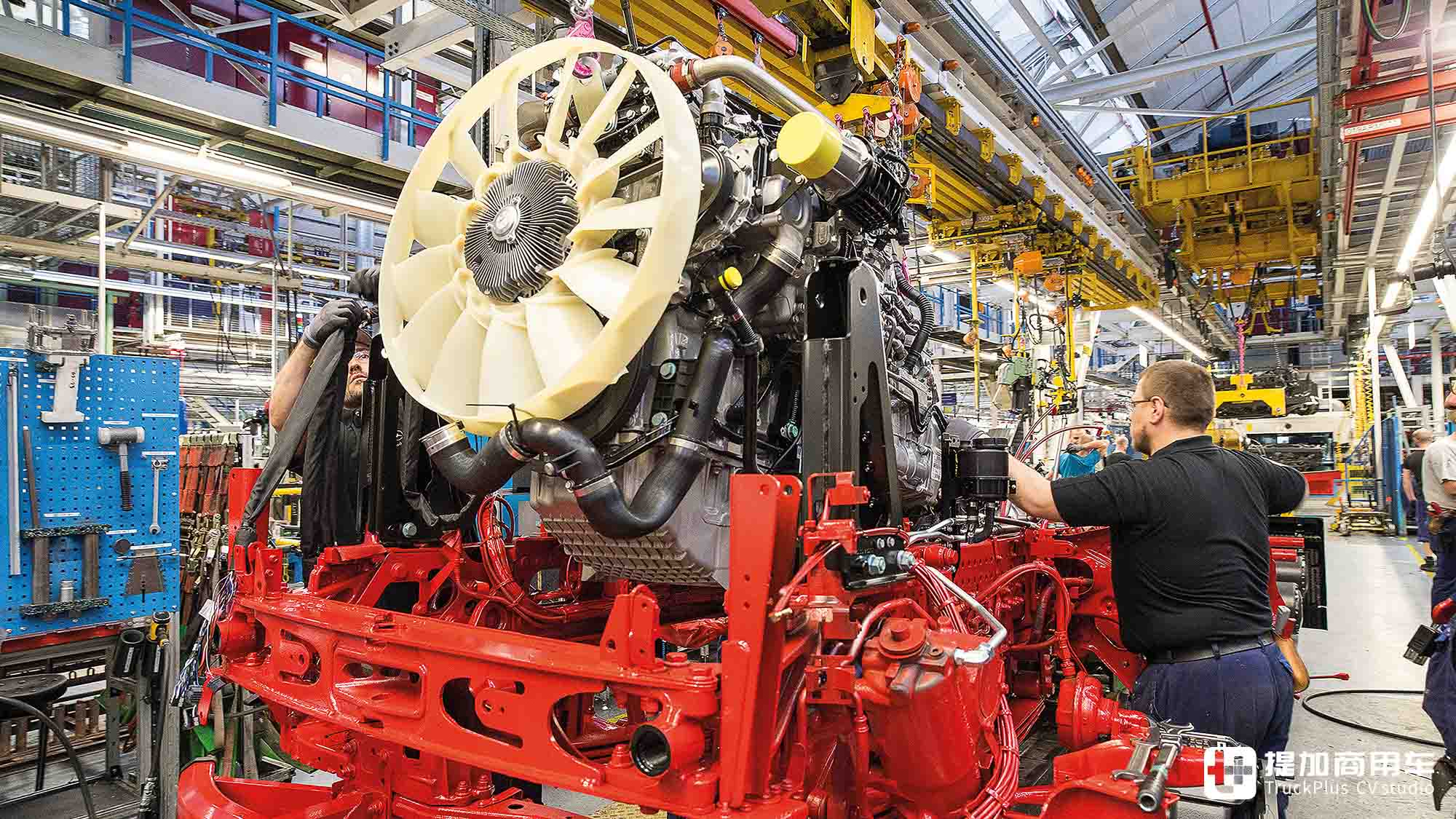创多项世界之最，地位如心脏与大脑，带你走进奔驰卡车五大欧洲工厂