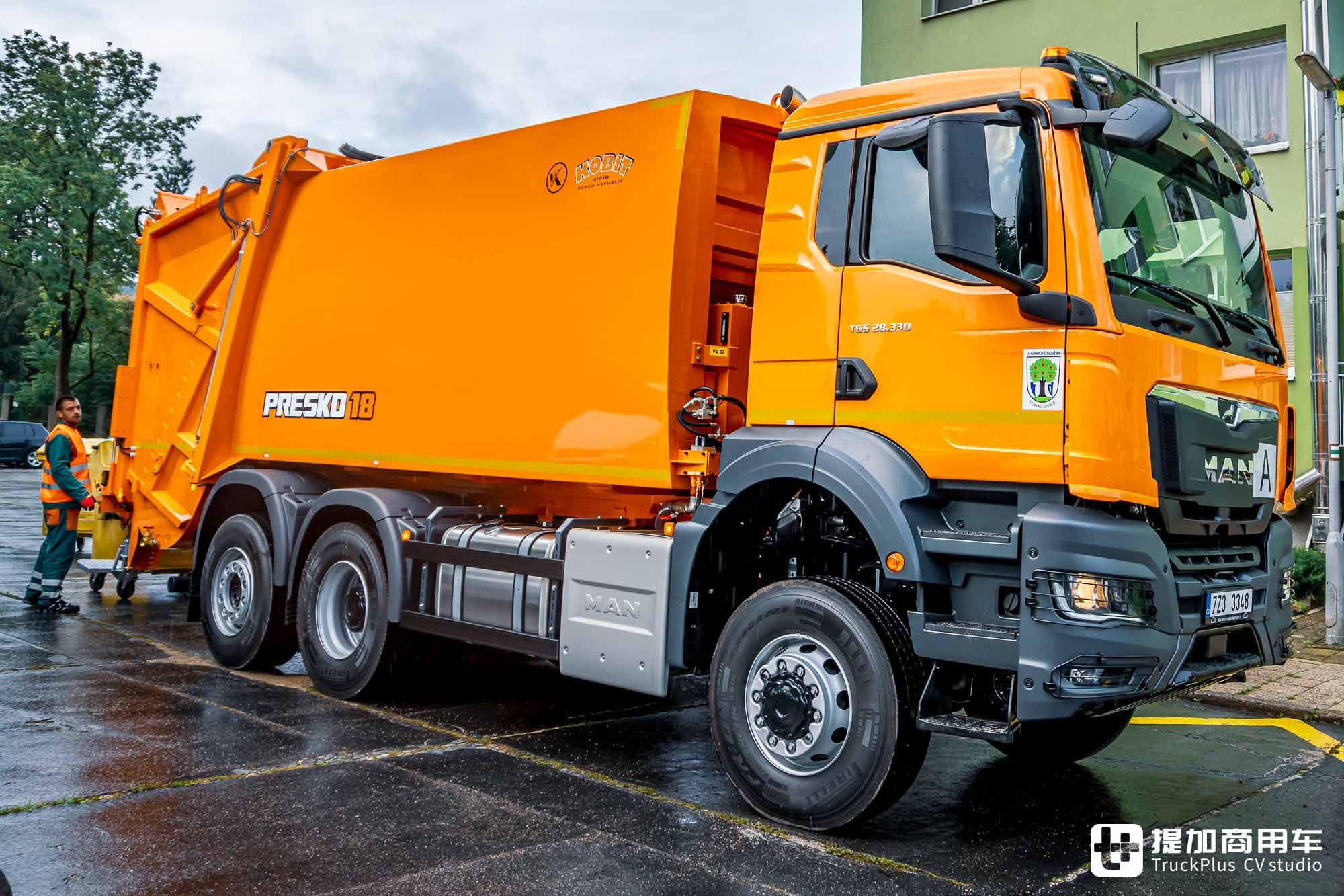 曼恩TGS底盘,6x4前驱加持越野套件,这台城市垃圾车不一般 - 第7张 - 提加商用车网 曼恩TGS底盘,6x4前驱加持越野套件,这台城市垃圾车不一般 - 第7张