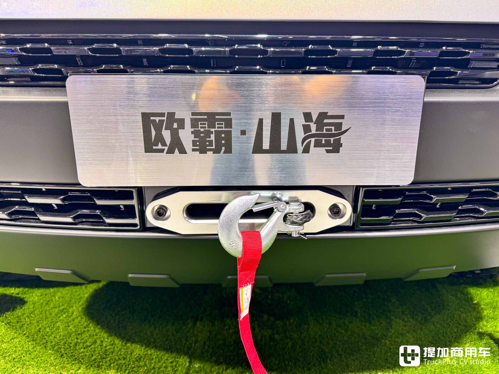 4x4带三把锁!房车改装新圣体?带你看依维柯最新发布的欧霸•山海越野平台 - 第12张 - 提加商用车网 4x4带三把锁!房车改装新圣体?带你看依维柯最新发布的欧霸•山海越野平台 - 第12张