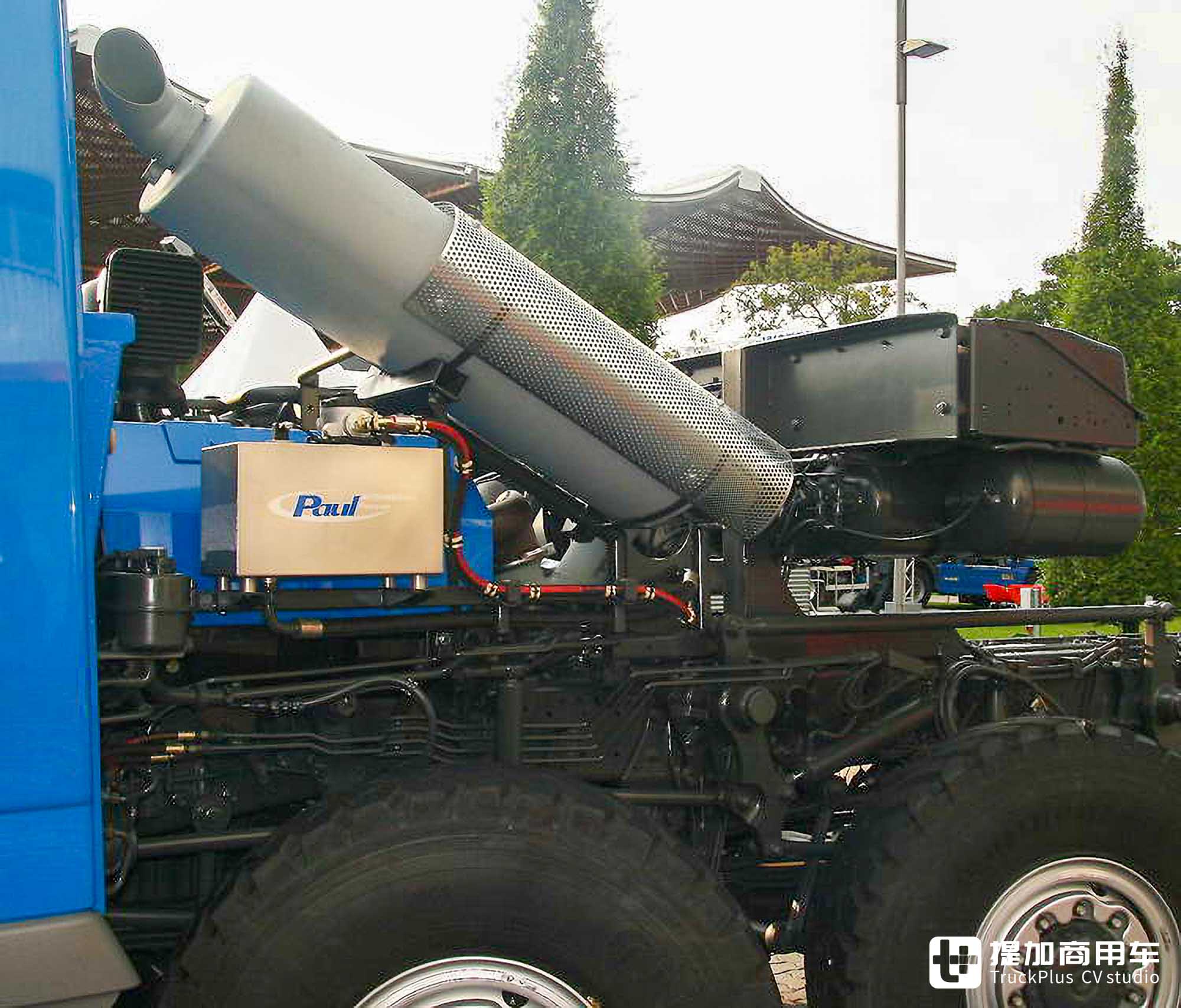 七轴14x8底盘,改装低入口驾驶室,奔驰Actros钻井车底盘实拍 - 第9张 - 提加商用车网 七轴14x8底盘,改装低入口驾驶室,奔驰Actros钻井车底盘实拍 - 第9张