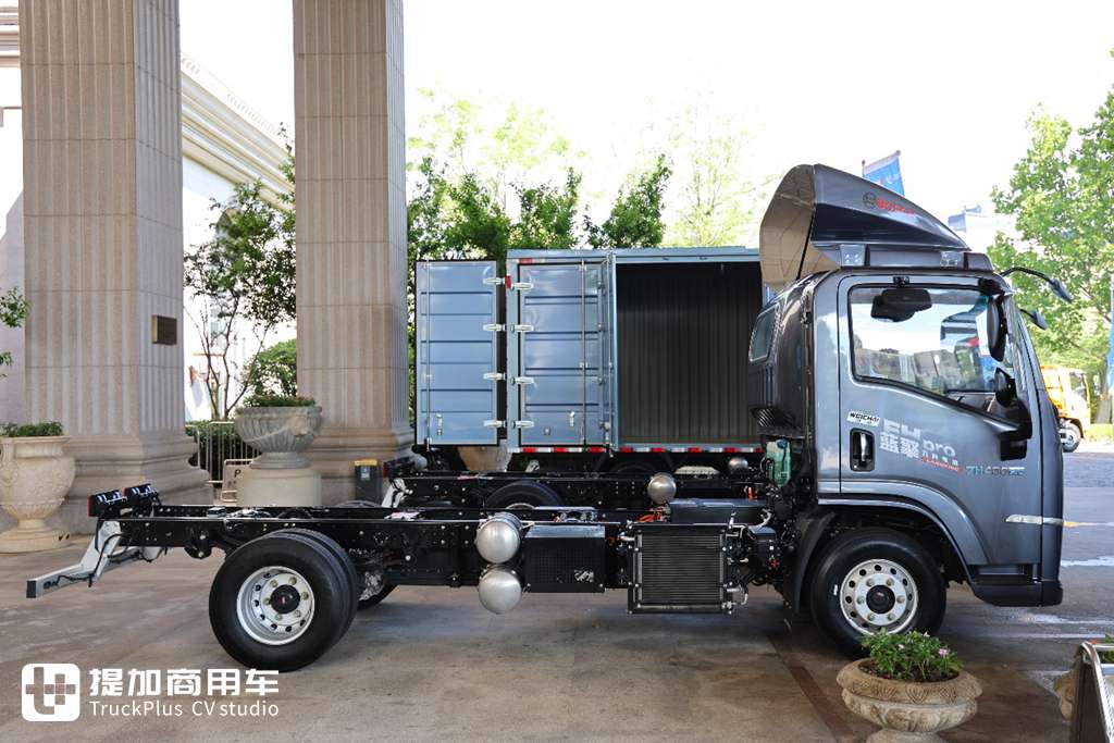 国内最强电动4米2?来看这款135度电+博世200kw电机的蓝擎EHPRO - 第2张 - 提加商用车网 国内最强电动4米2?来看这款135度电+博世200kw电机的蓝擎EHPRO - 第2张