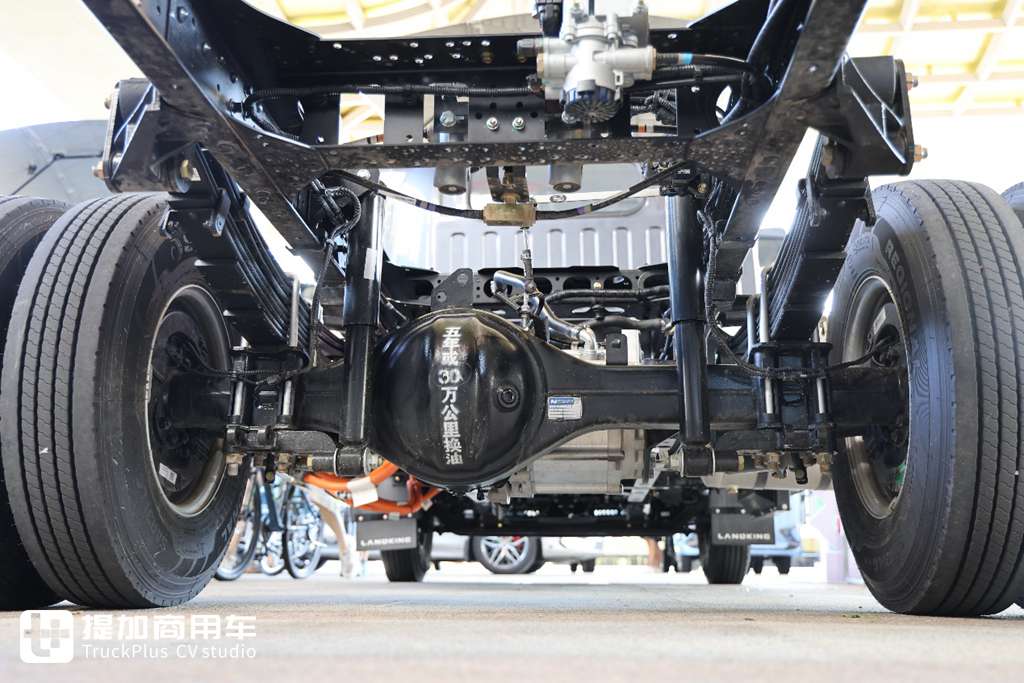 国内最强电动4米2?来看这款135度电+博世200kw电机的蓝擎EHPRO - 第4张 - 提加商用车网 国内最强电动4米2?来看这款135度电+博世200kw电机的蓝擎EHPRO - 第4张