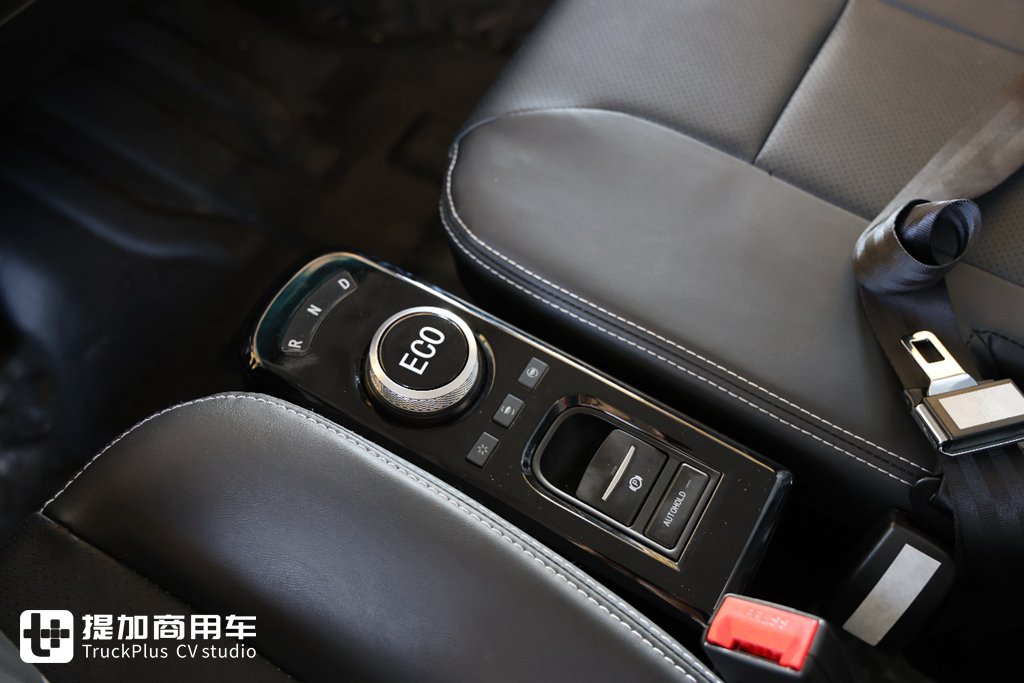 国内最强电动4米2?来看这款135度电+博世200kw电机的蓝擎EHPRO - 第17张 - 提加商用车网 国内最强电动4米2?来看这款135度电+博世200kw电机的蓝擎EHPRO - 第17张