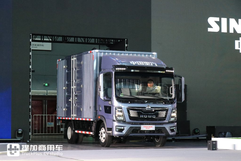 国产轻卡也开始欧洲化?大空间强动力,重汽全新一代豪沃悍将Pro轻卡实拍 - 第1张 - 提加商用车网 国产轻卡也开始欧洲化?大空间强动力,重汽全新一代豪沃悍将Pro轻卡实拍 - 第1张