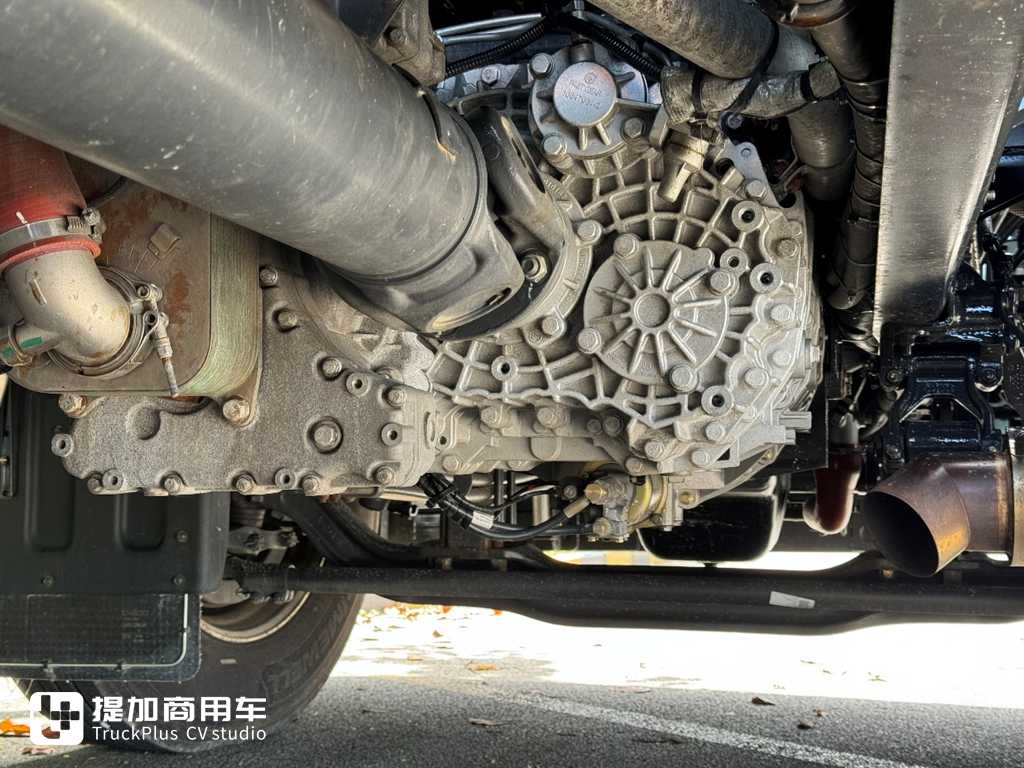 LNG与CNG都能加!乘龙H7 PRO双燃料牵引车亮点多多 - 第13张 - 提加商用车网 LNG与CNG都能加!乘龙H7 PRO双燃料牵引车亮点多多 - 第13张