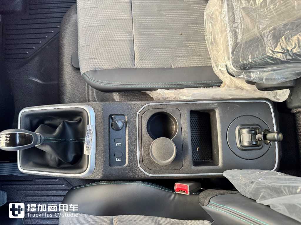 国产轻卡也开始欧洲化?大空间强动力,重汽全新一代豪沃悍将Pro轻卡实拍 - 第14张 - 提加商用车网 国产轻卡也开始欧洲化?大空间强动力,重汽全新一代豪沃悍将Pro轻卡实拍 - 第14张