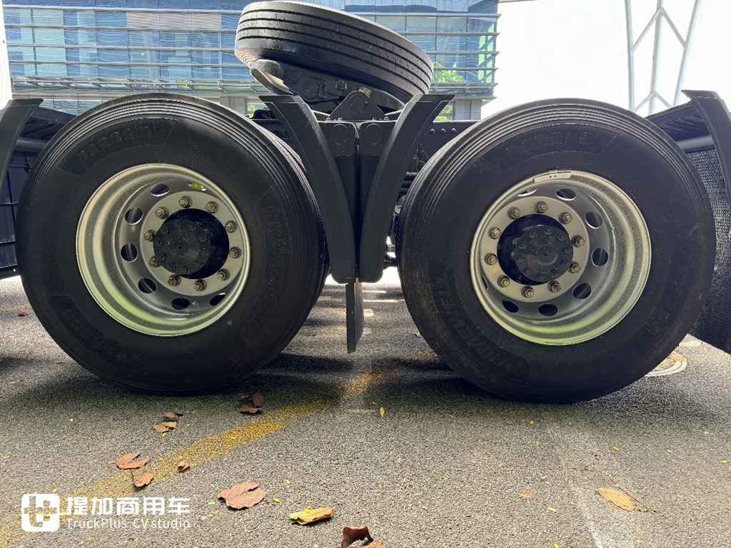 LNG与CNG都能加!乘龙H7 PRO双燃料牵引车亮点多多 - 第15张 - 提加商用车网 LNG与CNG都能加!乘龙H7 PRO双燃料牵引车亮点多多 - 第15张