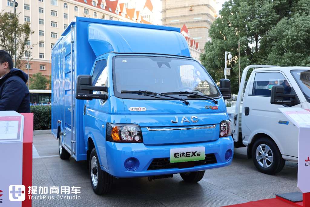 2025卡车商务年会第一家,重卡、轻卡再次合体,带你看江淮商用车2025商务年会现场展车 - 第23张 - 提加商用车网 2025卡车商务年会第一家,重卡、轻卡再次合体,带你看江淮商用车2025商务年会现场展车 - 第23张