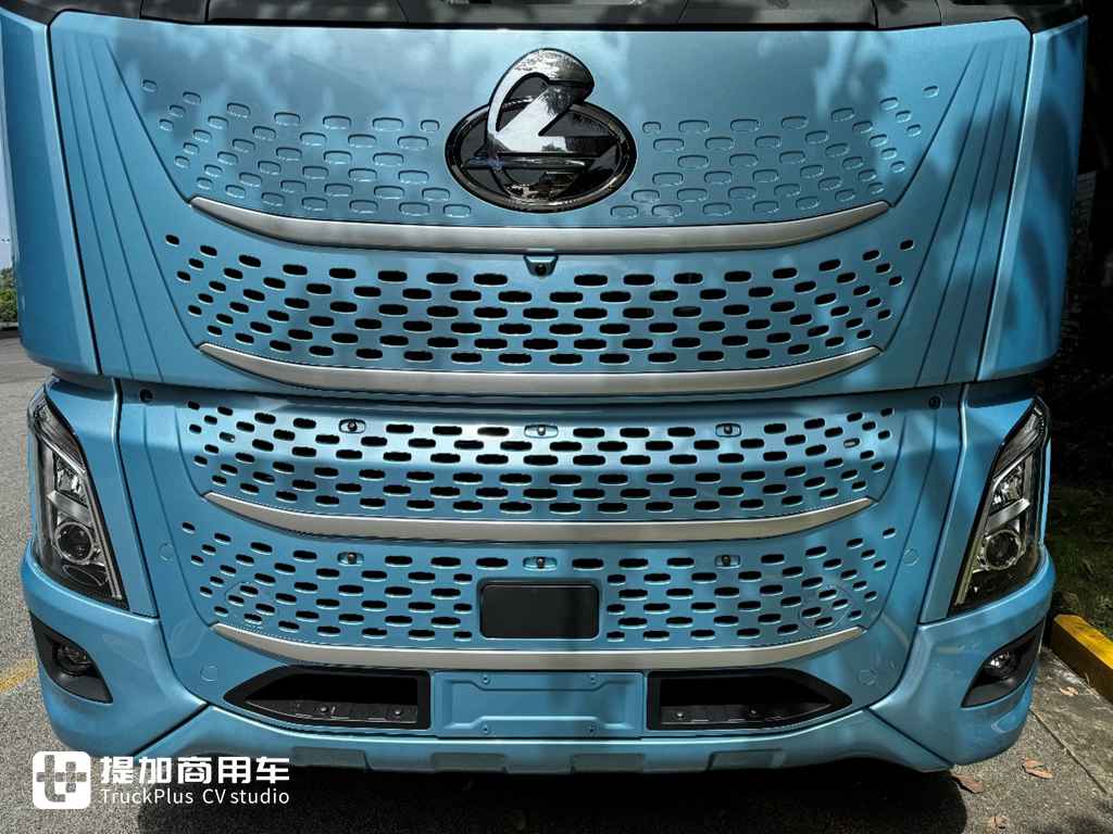 LNG与CNG都能加!乘龙H7 PRO双燃料牵引车亮点多多 - 第3张 - 提加商用车网 LNG与CNG都能加!乘龙H7 PRO双燃料牵引车亮点多多 - 第3张