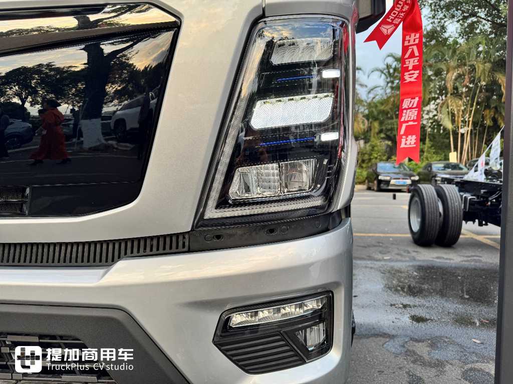 国产轻卡也开始欧洲化?大空间强动力,重汽全新一代豪沃悍将Pro轻卡实拍 - 第4张 - 提加商用车网 国产轻卡也开始欧洲化?大空间强动力,重汽全新一代豪沃悍将Pro轻卡实拍 - 第4张