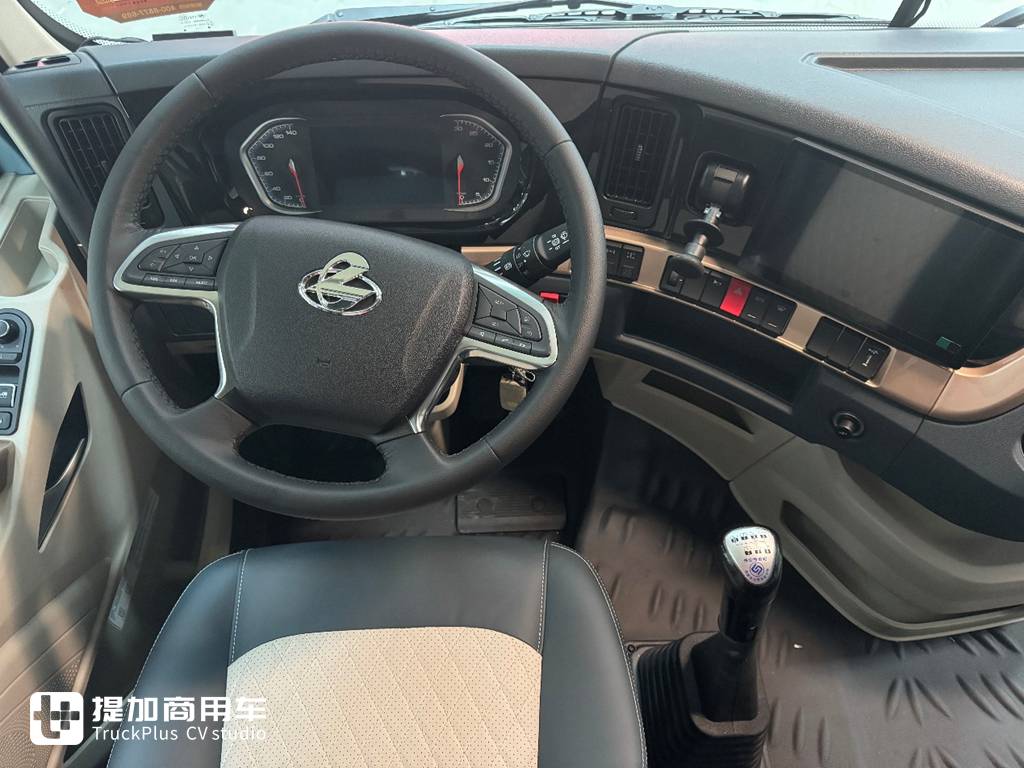 LNG与CNG都能加!乘龙H7 PRO双燃料牵引车亮点多多 - 第5张 - 提加商用车网 LNG与CNG都能加!乘龙H7 PRO双燃料牵引车亮点多多 - 第5张