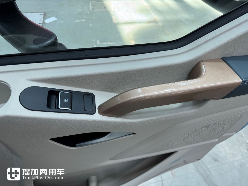 LNG与CNG都能加!乘龙H7 PRO双燃料牵引车亮点多多 - 第6张 - 提加商用车网 LNG与CNG都能加!乘龙H7 PRO双燃料牵引车亮点多多 - 第6张