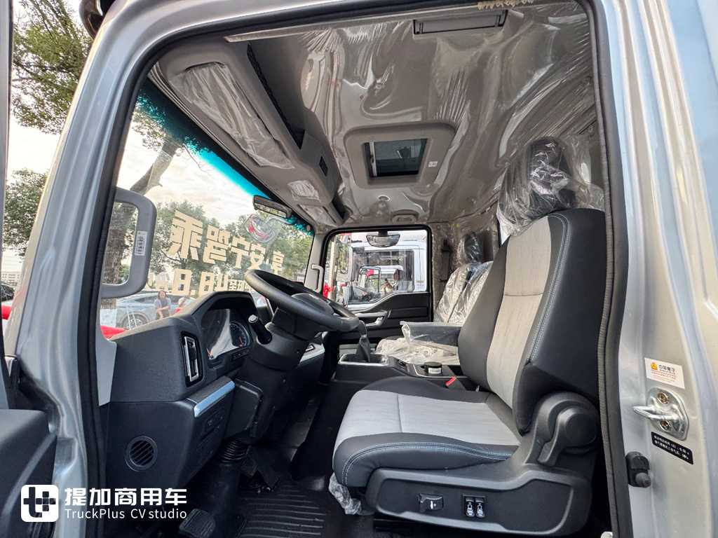 国产轻卡也开始欧洲化?大空间强动力,重汽全新一代豪沃悍将Pro轻卡实拍 - 第9张 - 提加商用车网 国产轻卡也开始欧洲化?大空间强动力,重汽全新一代豪沃悍将Pro轻卡实拍 - 第9张