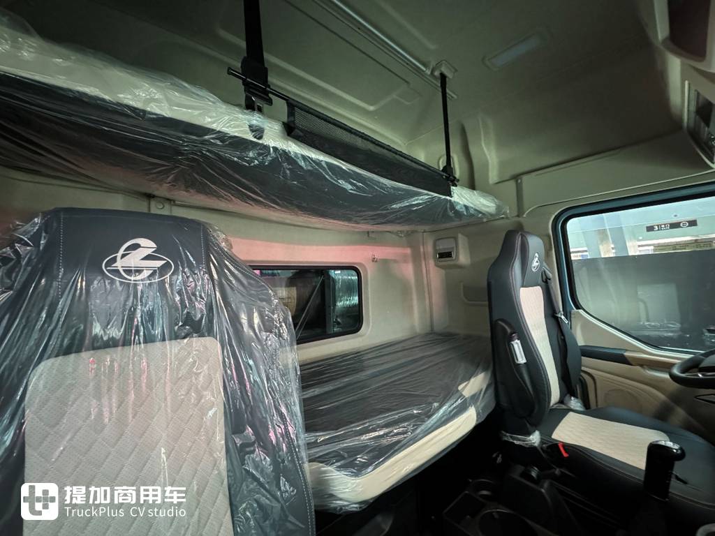 LNG与CNG都能加!乘龙H7 PRO双燃料牵引车亮点多多 - 第9张 - 提加商用车网 LNG与CNG都能加!乘龙H7 PRO双燃料牵引车亮点多多 - 第9张
