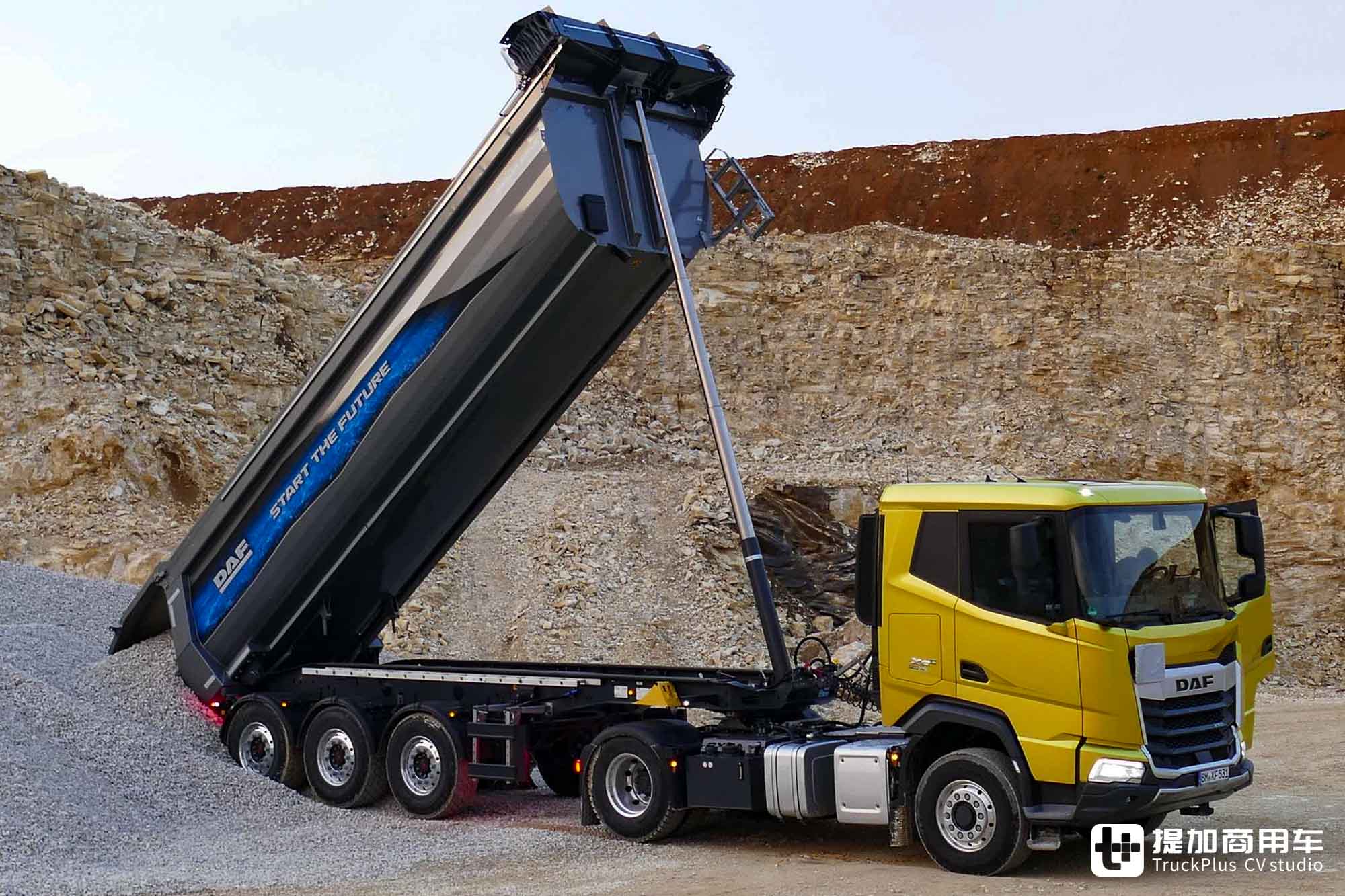 4x2秒变4x4全驱,静液压驱动下工地利器,达夫XFC工程牵引车实拍 - 第1张 - 提加商用车网 4x2秒变4x4全驱,静液压驱动下工地利器,达夫XFC工程牵引车实拍 - 第1张