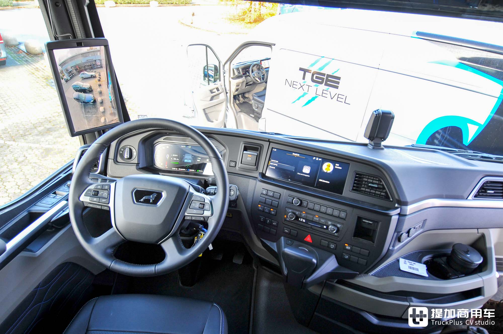 名为指挥官,全车空悬配置拉满,曼恩在荷兰推出的TGX特别版车型了解一下 - 第16张 - 提加商用车网 名为指挥官,全车空悬配置拉满,曼恩在荷兰推出的TGX特别版车型了解一下 - 第16张