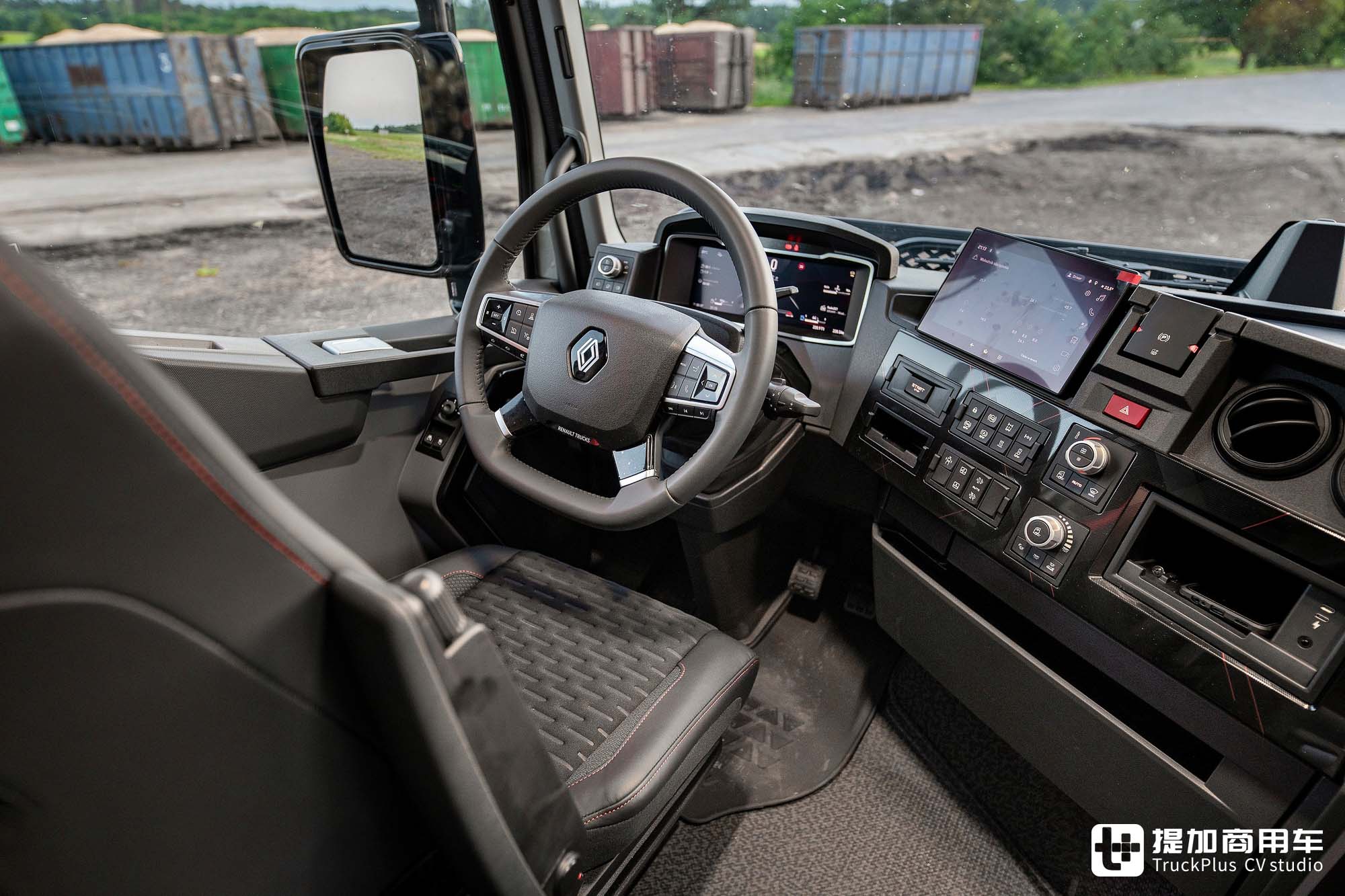 涡轮复合发动机,法式浪漫设计,顶配雷诺T-High牵引车用来拉木头 - 第16张 - 提加商用车网 涡轮复合发动机,法式浪漫设计,顶配雷诺T-High牵引车用来拉木头 - 第16张