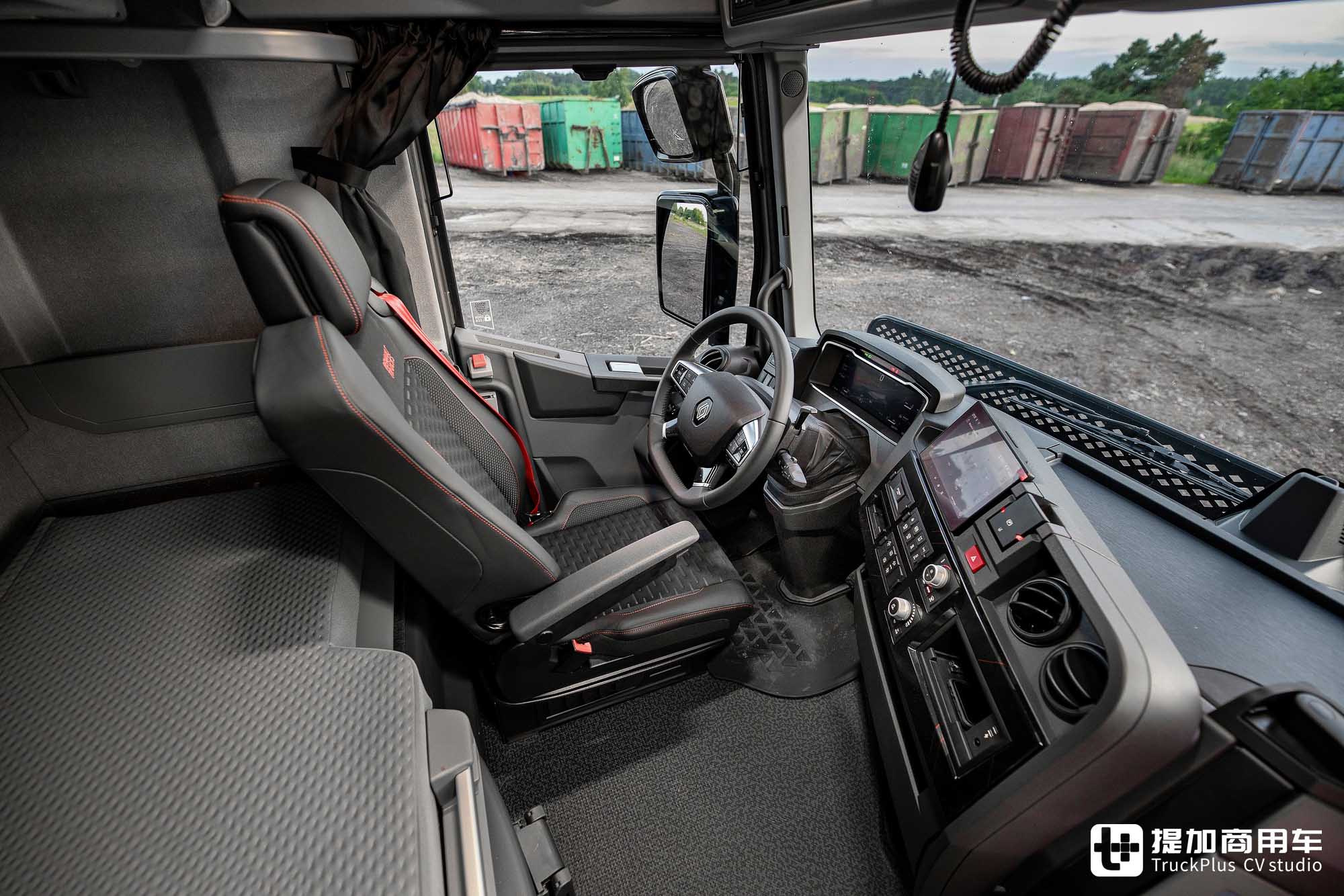 涡轮复合发动机,法式浪漫设计,顶配雷诺T-High牵引车用来拉木头 - 第17张 - 提加商用车网 涡轮复合发动机,法式浪漫设计,顶配雷诺T-High牵引车用来拉木头 - 第17张