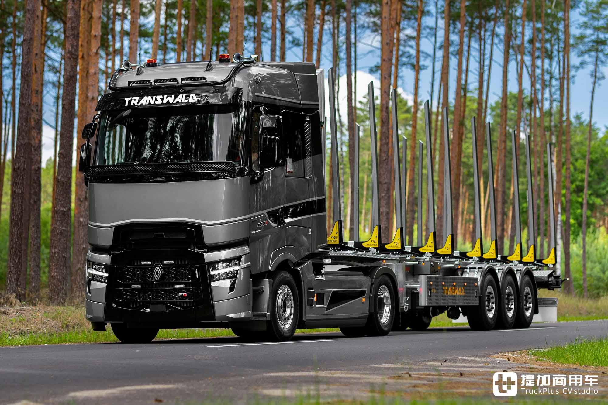 涡轮复合发动机,法式浪漫设计,顶配雷诺T-High牵引车用来拉木头 - 第3张 - 提加商用车网 涡轮复合发动机,法式浪漫设计,顶配雷诺T-High牵引车用来拉木头 - 第3张