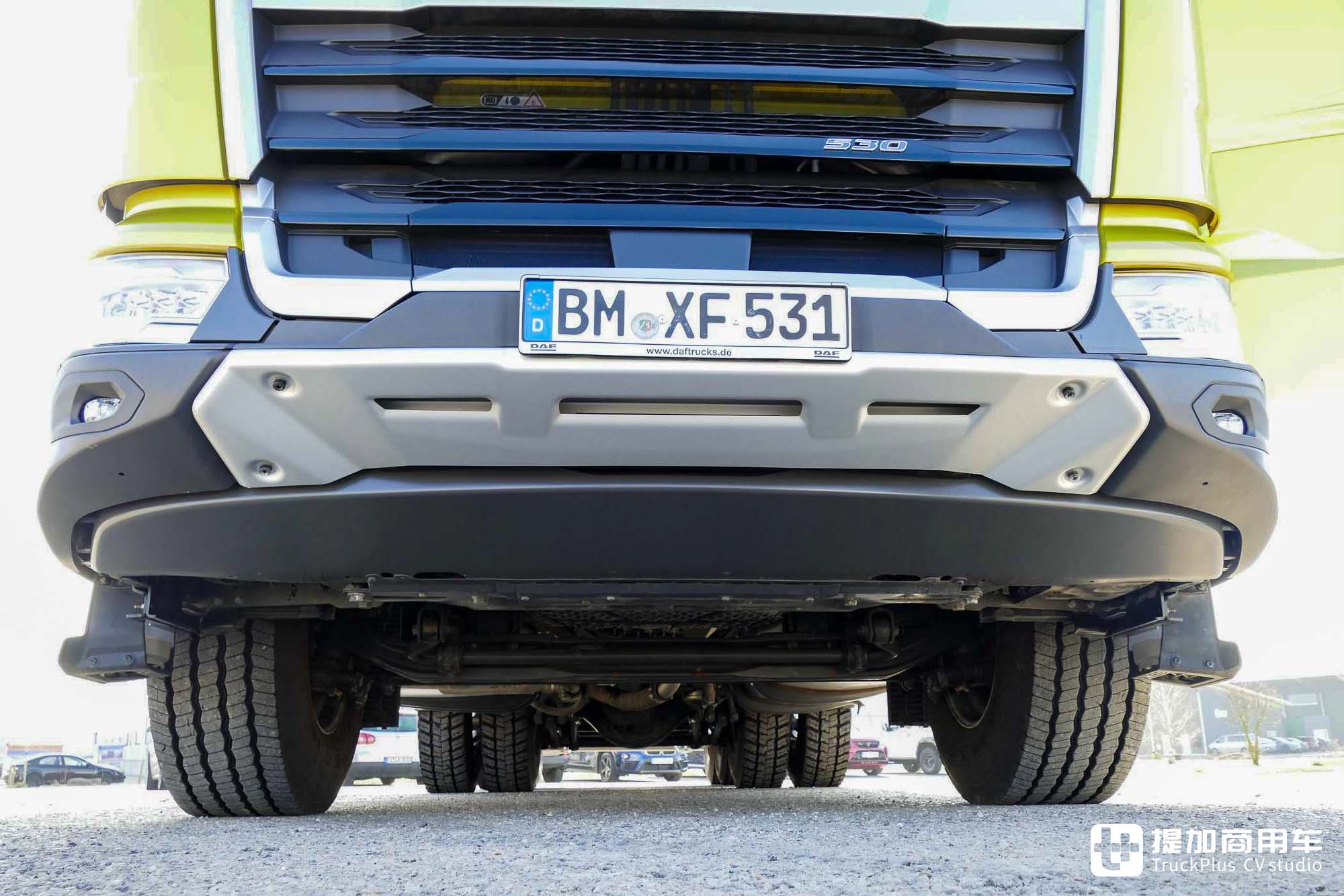 4x2秒变4x4全驱,静液压驱动下工地利器,达夫XFC工程牵引车实拍 - 第4张 - 提加商用车网 4x2秒变4x4全驱,静液压驱动下工地利器,达夫XFC工程牵引车实拍 - 第4张