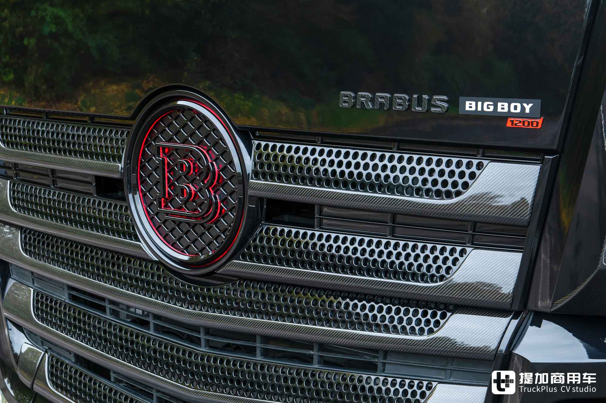 BRABUS史上最大最豪华奔驰改装,12米车身+四拓展舱,BIG BOY 1200房车实拍 - 第6张 - 提加商用车网 BRABUS史上最大最豪华奔驰改装,12米车身+四拓展舱,BIG BOY 1200房车实拍 - 第6张