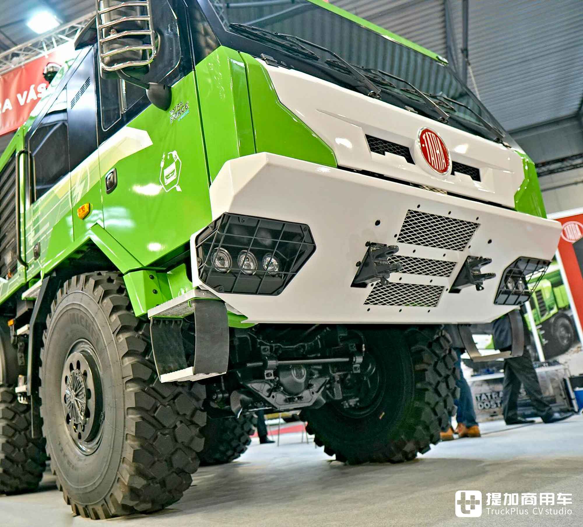 风冷V8结合插电混动系统,8x8越野性能超强悍,太脱拉Force混动重卡来袭,实力几何? - 第6张 - 提加商用车网 风冷V8结合插电混动系统,8x8越野性能超强悍,太脱拉Force混动重卡来袭,实力几何? - 第6张