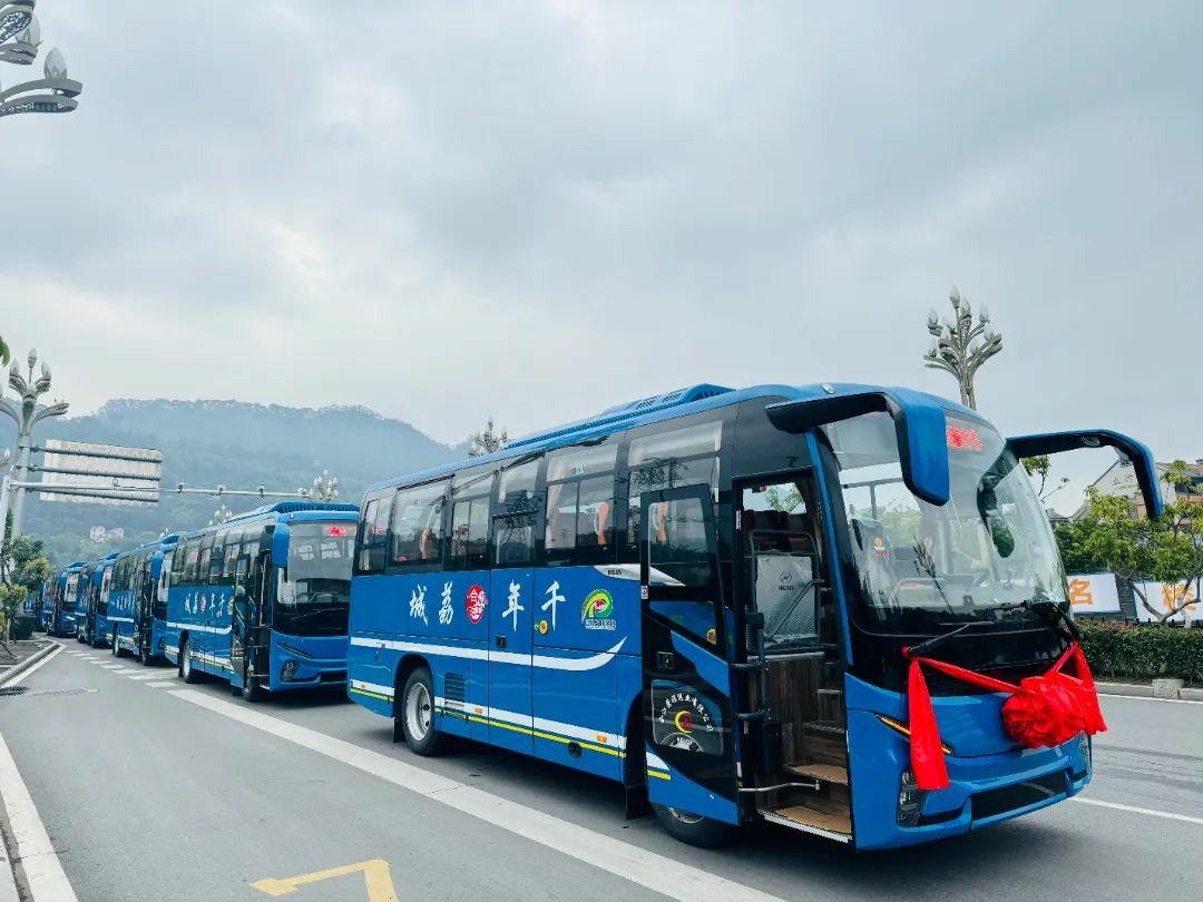 助推县域客运转型升级!苏州金龙新V系客车“试水”合江县 - 第3张 - 提加商用车网 助推县域客运转型升级!苏州金龙新V系客车“试水”合江县 - 第3张