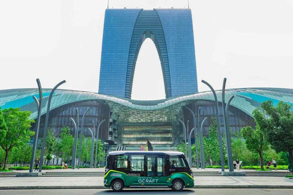 金旅“驰睿”自动驾驶小巴惊艳亮相金漪湖 - 第3张 - 提加商用车网 金旅“驰睿”自动驾驶小巴惊艳亮相金漪湖 - 第3张