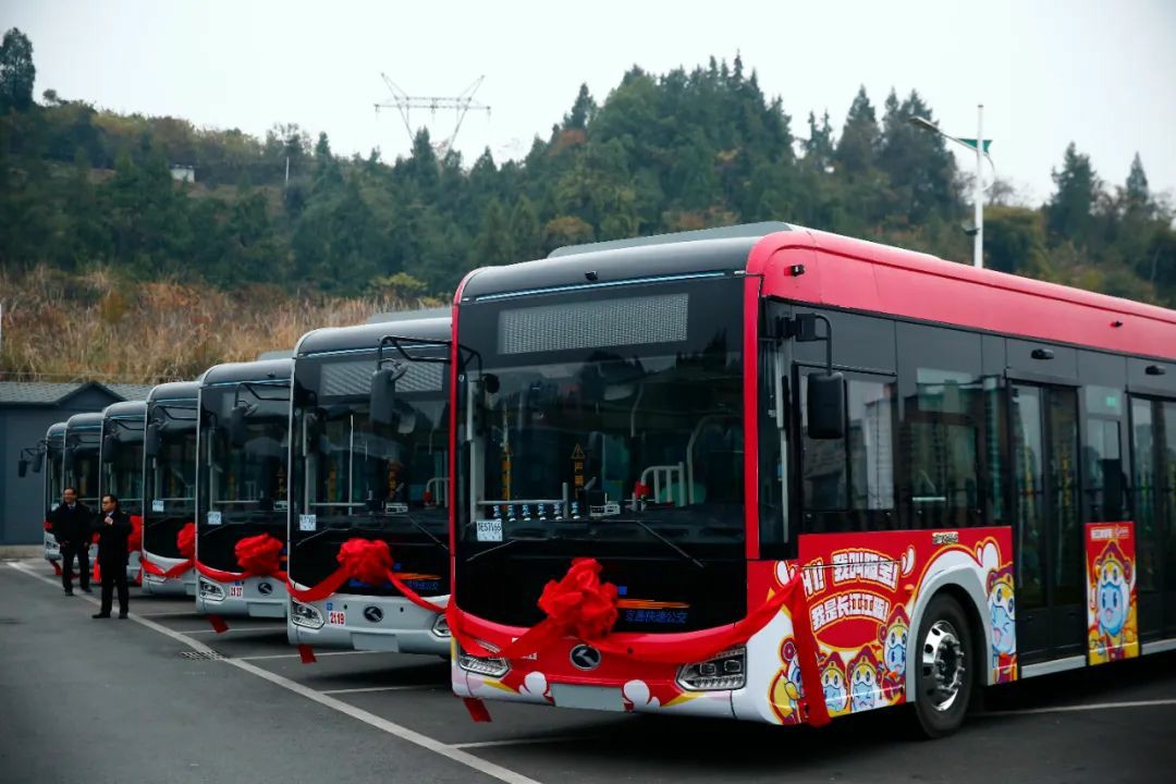 金时金事 | 金龙新能源公交批量交付宜昌,开启宜昌绿色交通新篇章! - 第2张 - 提加商用车网 金时金事 | 金龙新能源公交批量交付宜昌,开启宜昌绿色交通新篇章! - 第2张