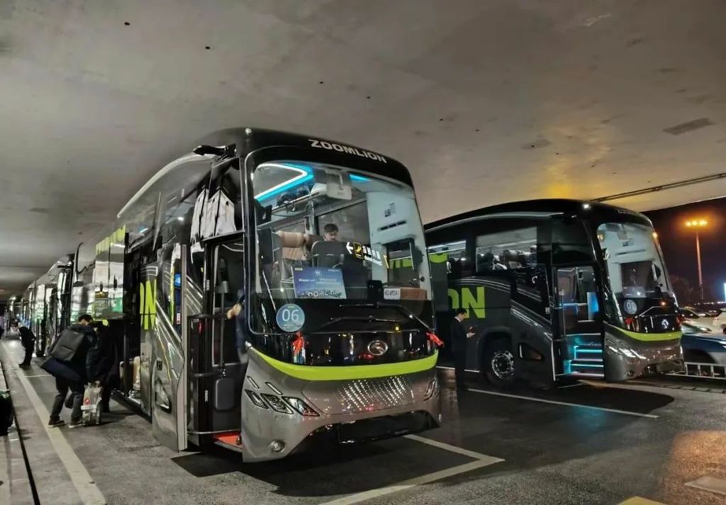 金时金事 | 全球首款全轮转向豪华客车——MC陆地航母首批订单正式交付中联重科! - 第2张 - 提加商用车网 金时金事 | 全球首款全轮转向豪华客车——MC陆地航母首批订单正式交付中联重科! - 第2张