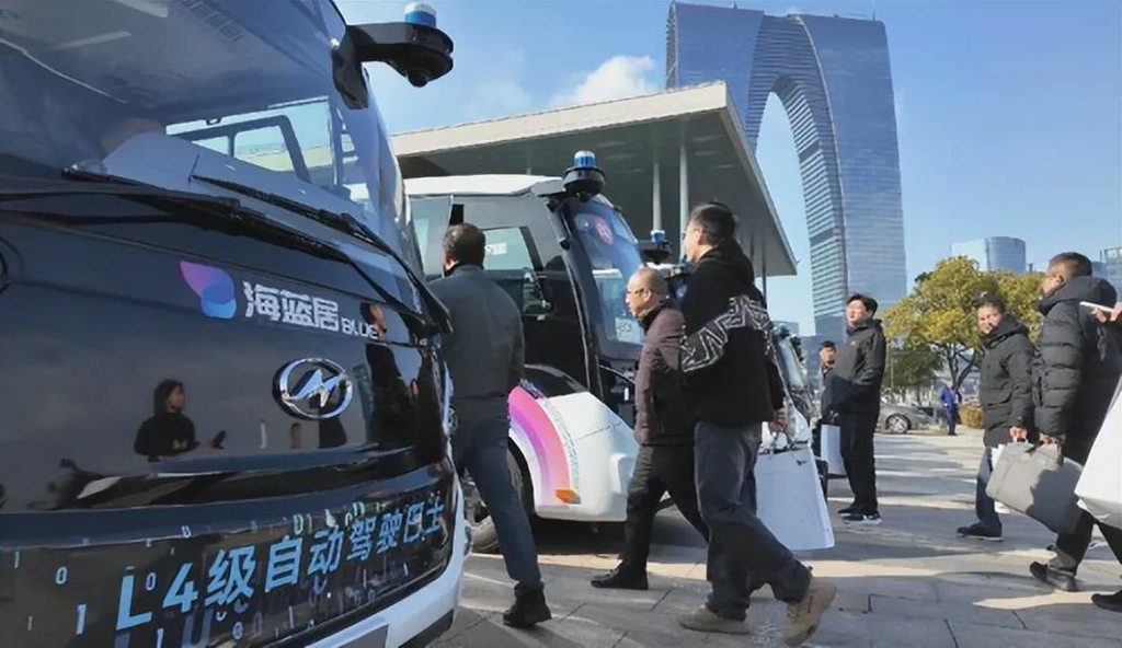 “无人驾驶+绿色环卫”双加持!苏州金龙精彩亮相苏州环卫大会 - 第1张 - 提加商用车网 “无人驾驶+绿色环卫”双加持!苏州金龙精彩亮相苏州环卫大会 - 第1张