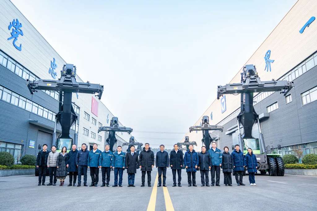 徐工集团与山东省港口集团签署战略合作协议 - 第3张 - 提加商用车网 徐工集团与山东省港口集团签署战略合作协议 - 第3张