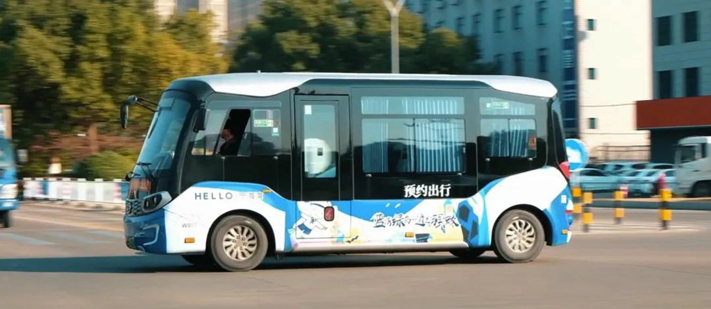 微循环走红大都市 “网红巴士”金旅星辰诠释小车大作为 - 第3张 - 提加商用车网 微循环走红大都市 “网红巴士”金旅星辰诠释小车大作为 - 第3张