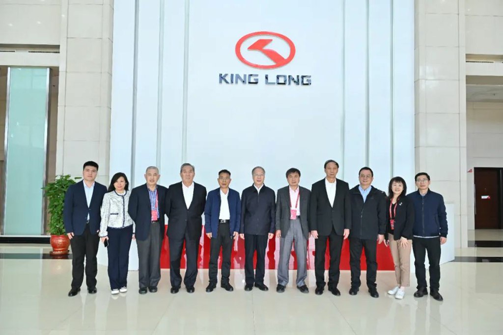 金时金事 | 两岸企业家峰会一行参访金龙，感受中国智造创新成果 - 第3张