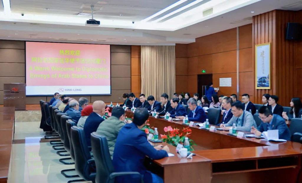 金时金事 | 阿拉伯国家驻华使节团一行到访金龙 - 第5张 - 提加商用车网 金时金事 | 阿拉伯国家驻华使节团一行到访金龙 - 第5张