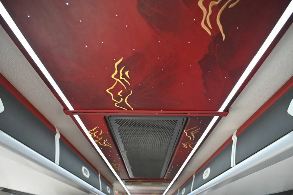 车轮丈量大美山河!苏州金龙获“车轮上的中国”年度盛典两项大奖 - 第5张 - 提加商用车网 车轮丈量大美山河!苏州金龙获“车轮上的中国”年度盛典两项大奖 - 第5张