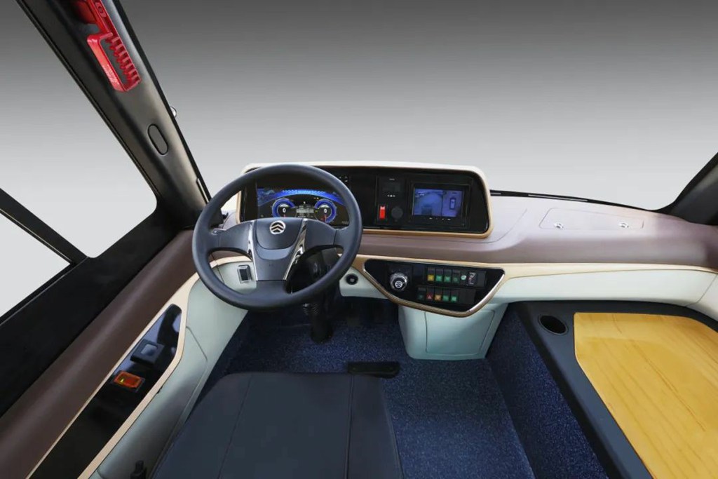 微循环走红大都市 “网红巴士”金旅星辰诠释小车大作为 - 第5张 - 提加商用车网 微循环走红大都市 “网红巴士”金旅星辰诠释小车大作为 - 第5张