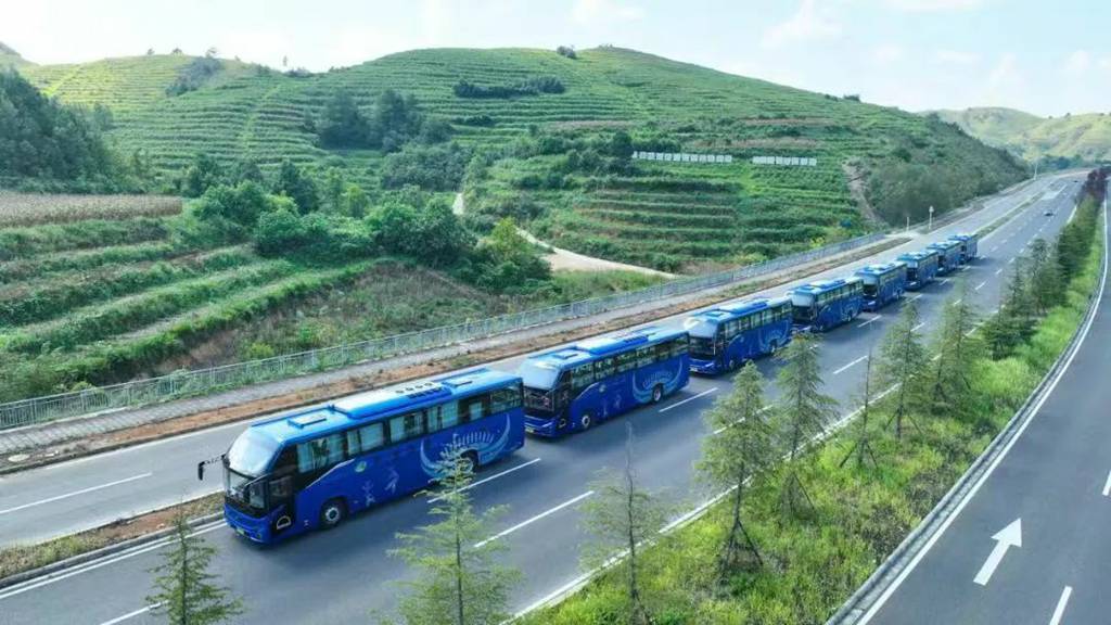 车轮丈量大美山河!苏州金龙获“车轮上的中国”年度盛典两项大奖 - 第7张 - 提加商用车网 车轮丈量大美山河!苏州金龙获“车轮上的中国”年度盛典两项大奖 - 第7张