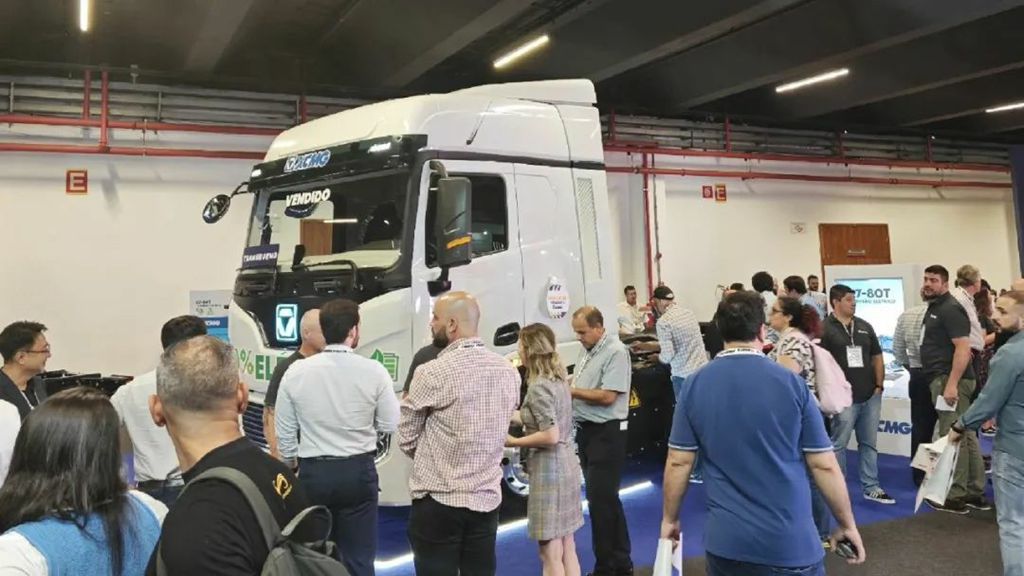 ¡Favor mundial! XCMG Pure Electric Heavy Truck Pilots Green Goes to Sea - No. 5