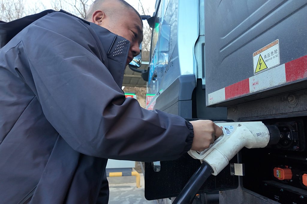 No hay presión sobre la operación interprovincial, el camión pesado de Yutong ayuda a la nueva transformación energética del transporte de minas de carbón: el 7º