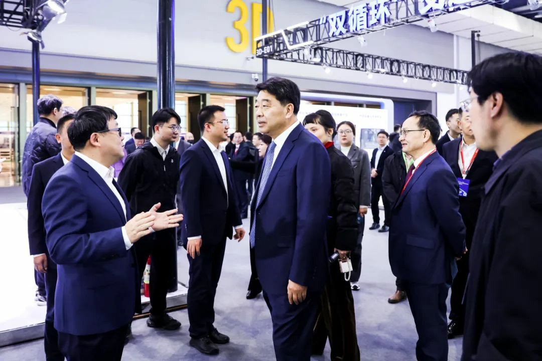 远程纯电动偏置码头车亮相浙江国际智慧交通产业博览会,以绿运新风助力港口交通转型升级 - 第1张 - 提加商用车网 远程纯电动偏置码头车亮相浙江国际智慧交通产业博览会,以绿运新风助力港口交通转型升级 - 第1张