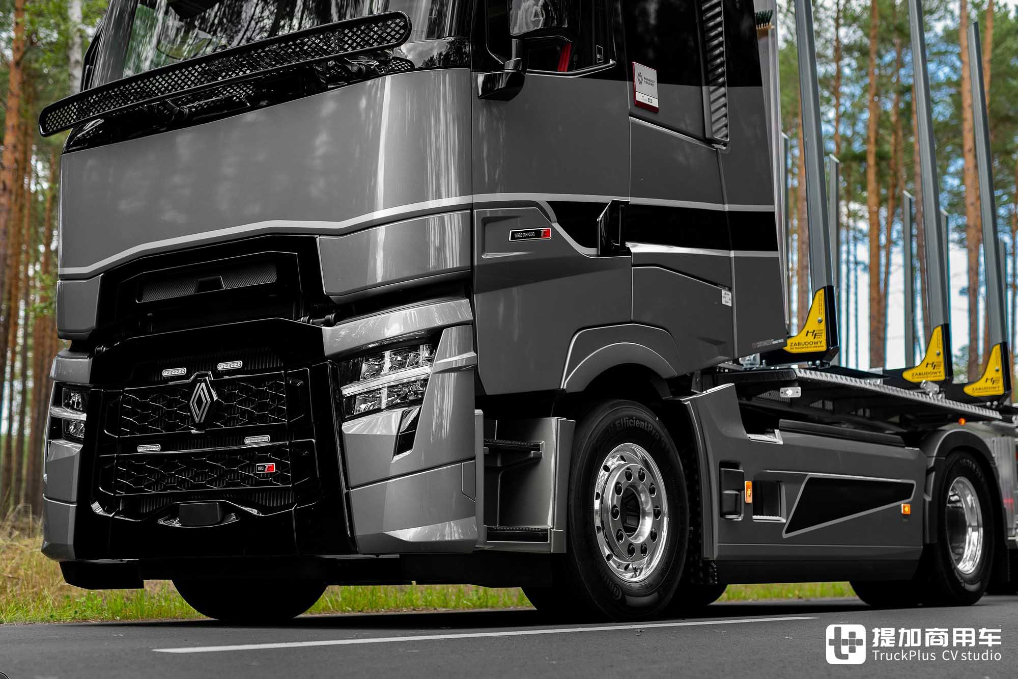 涡轮复合发动机,法式浪漫设计,顶配雷诺T-High牵引车用来拉木头 - 第7张 - 提加商用车网 涡轮复合发动机,法式浪漫设计,顶配雷诺T-High牵引车用来拉木头 - 第7张