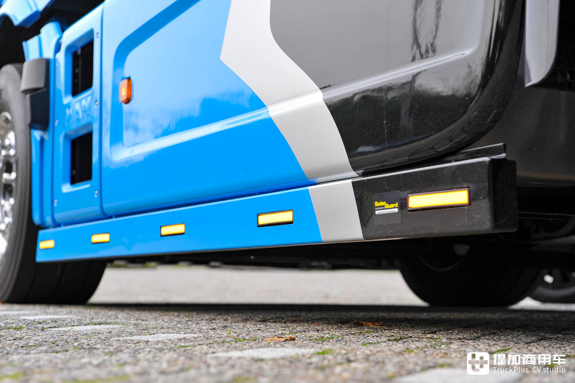 名为指挥官,全车空悬配置拉满,曼恩在荷兰推出的TGX特别版车型了解一下 - 第10张 - 提加商用车网 名为指挥官,全车空悬配置拉满,曼恩在荷兰推出的TGX特别版车型了解一下 - 第10张