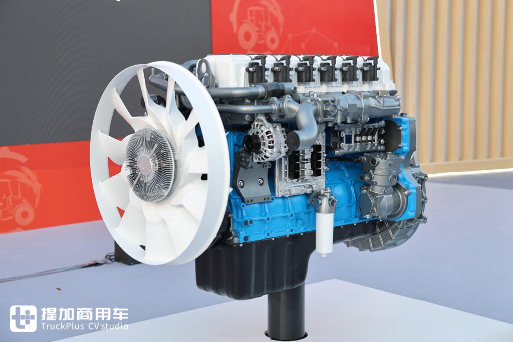 Liderada por la nueva potencia de gasolina de 750 CV, se puso en marcha la Conferencia Global de Socios Weichai 2025, y el inventario de potencia de vehículos comerciales in situ, la 4ª