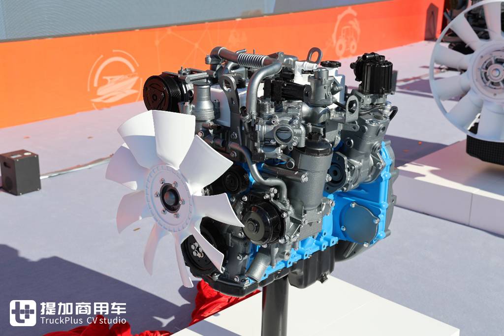 Liderada por la nueva gasolina de 750 caballos de fuerza, comenzó la Conferencia Global de Socios Weichai 2025, y el inventario de energía de vehículos comerciales en el sitio, ¡el quinto