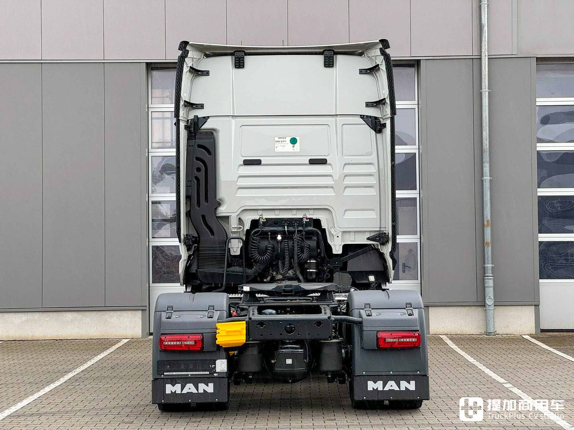 纪念柴油直喷发动机诞生一百周年,曼恩TGX百年柴油特别版车型实拍 - 第13张 - 提加商用车网 纪念柴油直喷发动机诞生一百周年,曼恩TGX百年柴油特别版车型实拍 - 第13张