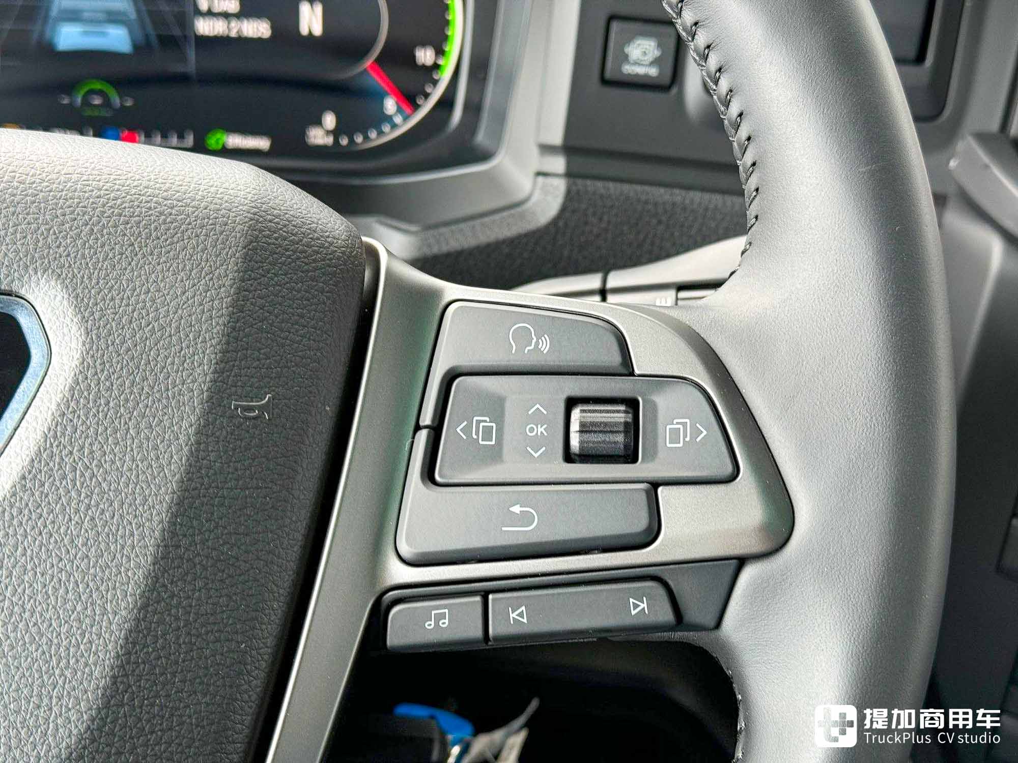 纪念柴油直喷发动机诞生一百周年,曼恩TGX百年柴油特别版车型实拍 - 第18张 - 提加商用车网 纪念柴油直喷发动机诞生一百周年,曼恩TGX百年柴油特别版车型实拍 - 第18张