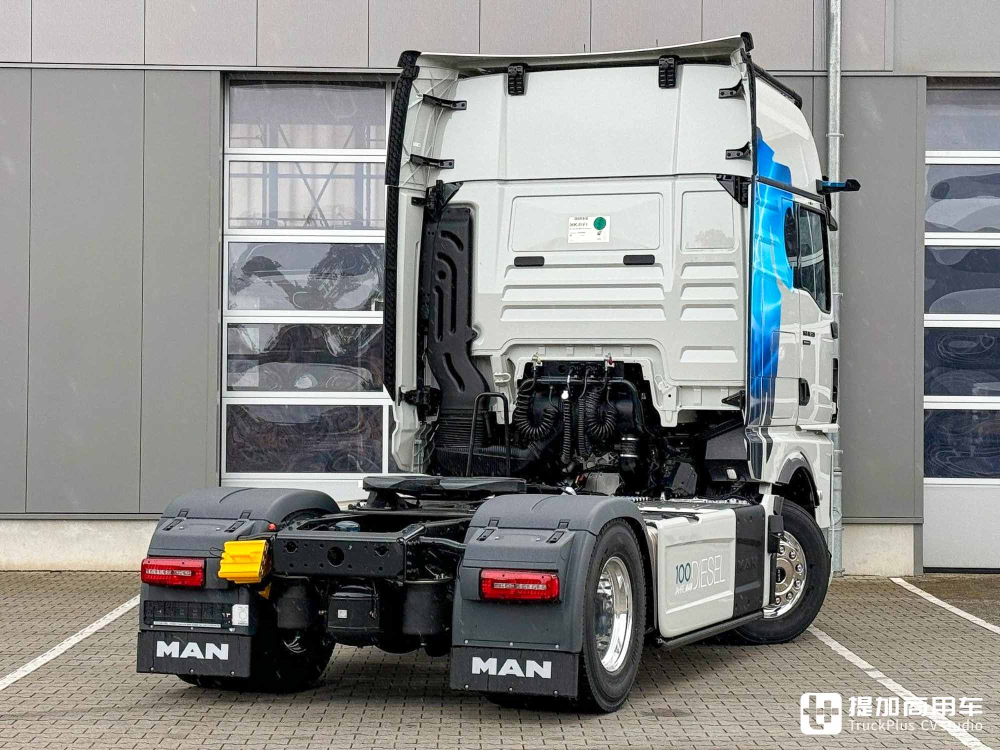 纪念柴油直喷发动机诞生一百周年,曼恩TGX百年柴油特别版车型实拍 - 第22张 - 提加商用车网 纪念柴油直喷发动机诞生一百周年,曼恩TGX百年柴油特别版车型实拍 - 第22张
